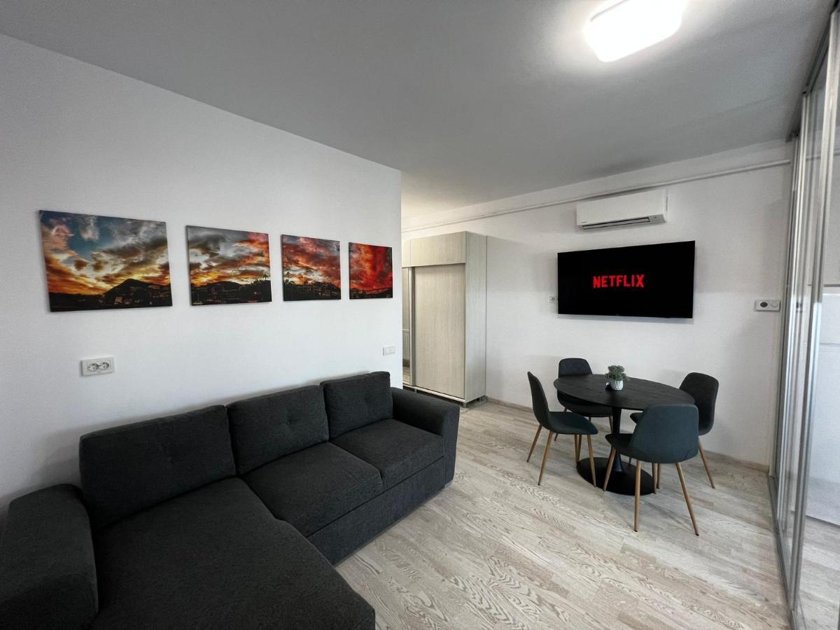 Cozy Apartments - City Center Iasi Exterior photo